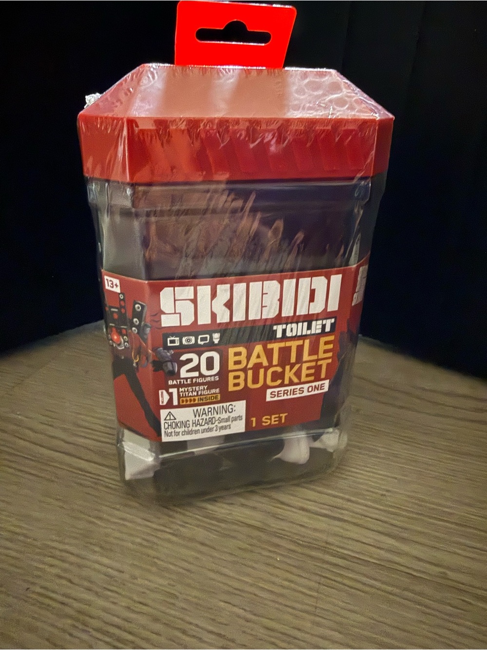 Skibidi Toilet 20 Battle Bucket Series One (Red/Black)